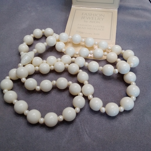 New Fashion Lustre bead necklace Ivory tone jewelry - Picture 9 of 9